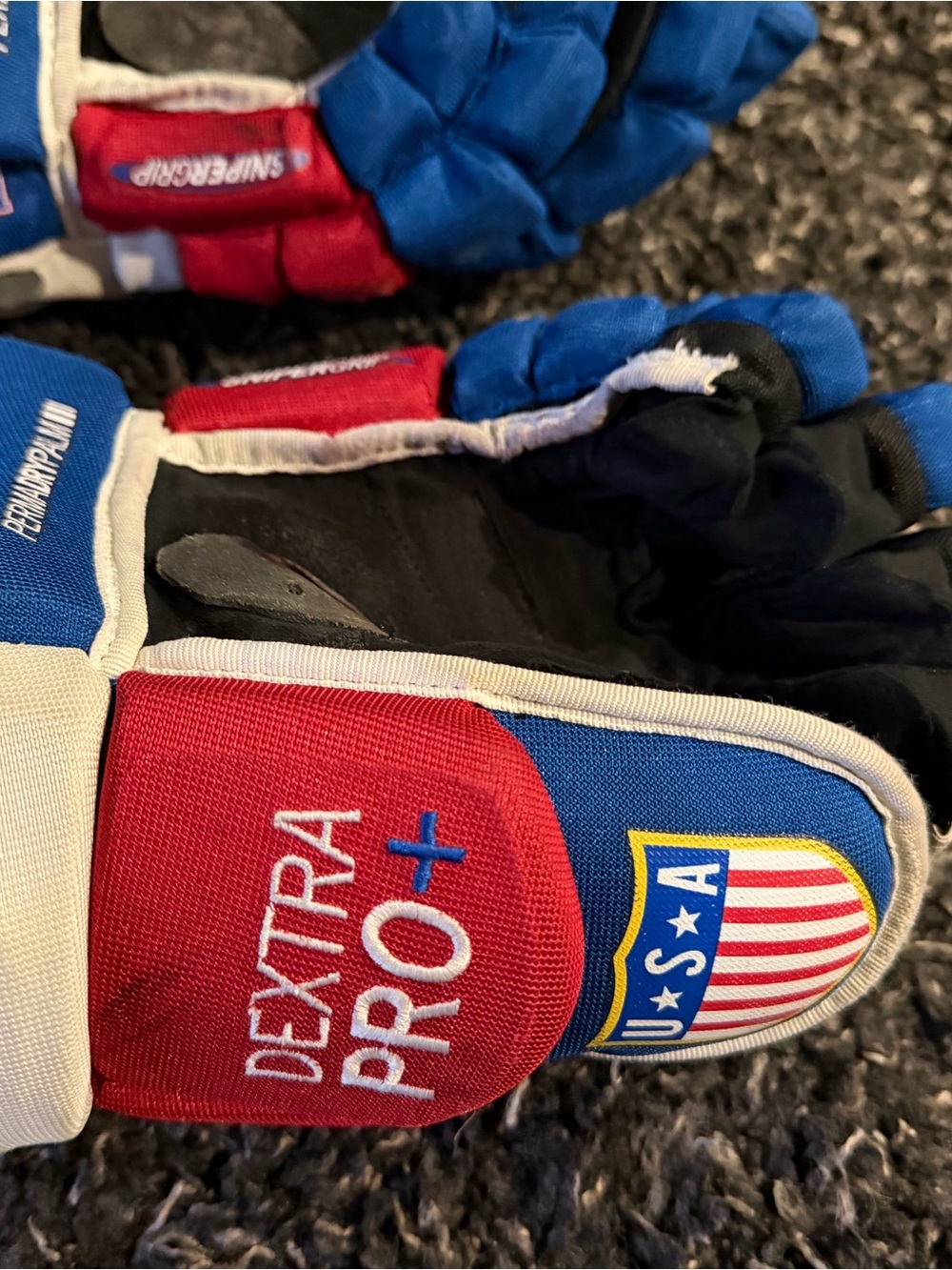 Verbero Team USA 14” Hockey Gloves — Red, White & Blue - Picture 2 of 6
